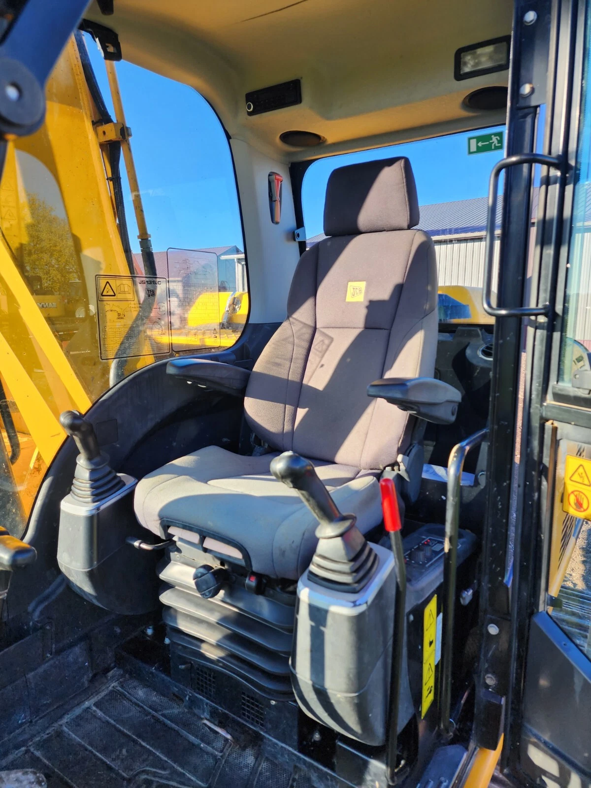 2018 JCB JS131LC Track Excavator – 30,500 lbs, Tier 4