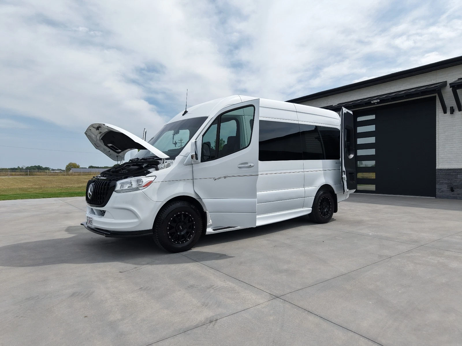 2021 Mercedes-Benz Sprinter 2500 Explorer conversion