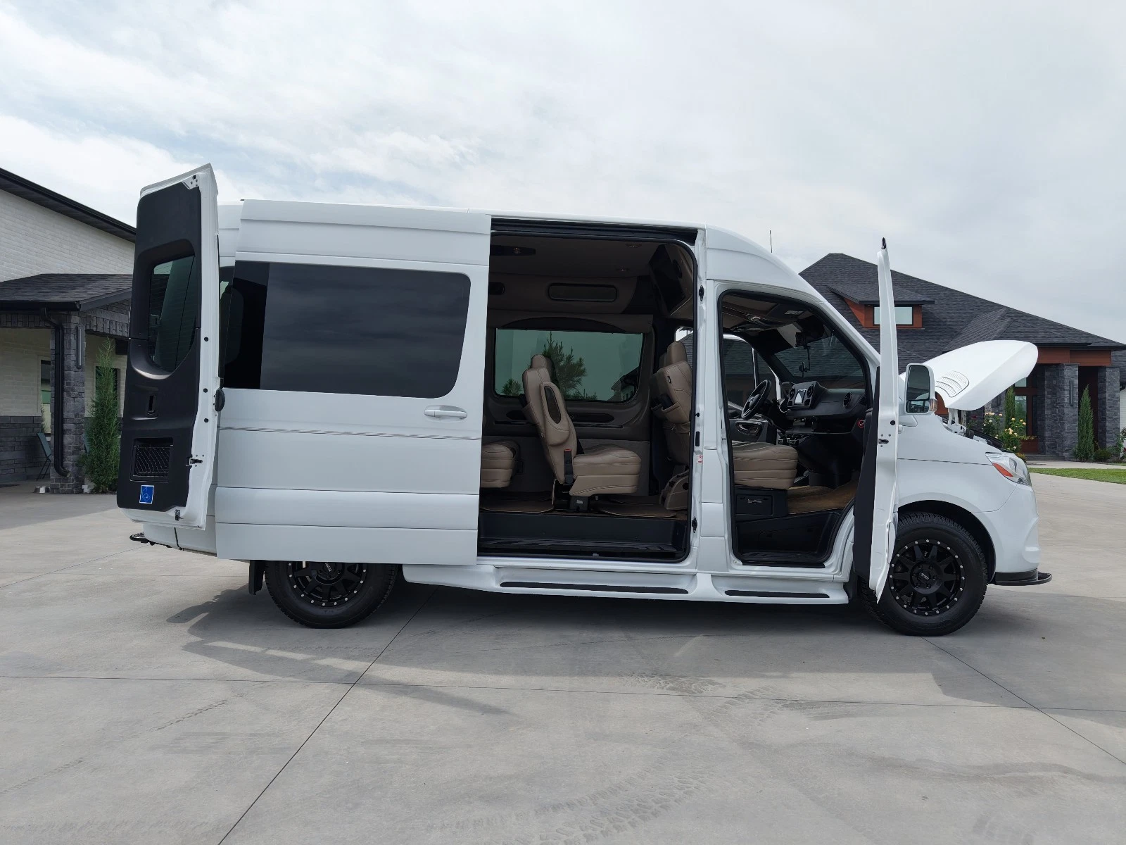 2021 Mercedes-Benz Sprinter 2500 Explorer conversion