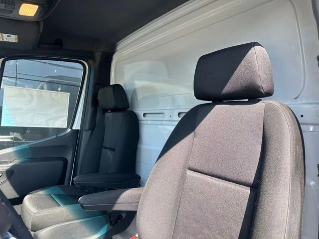 2022 Mercedes-Benz Sprinter Cab Chassis 144 WB