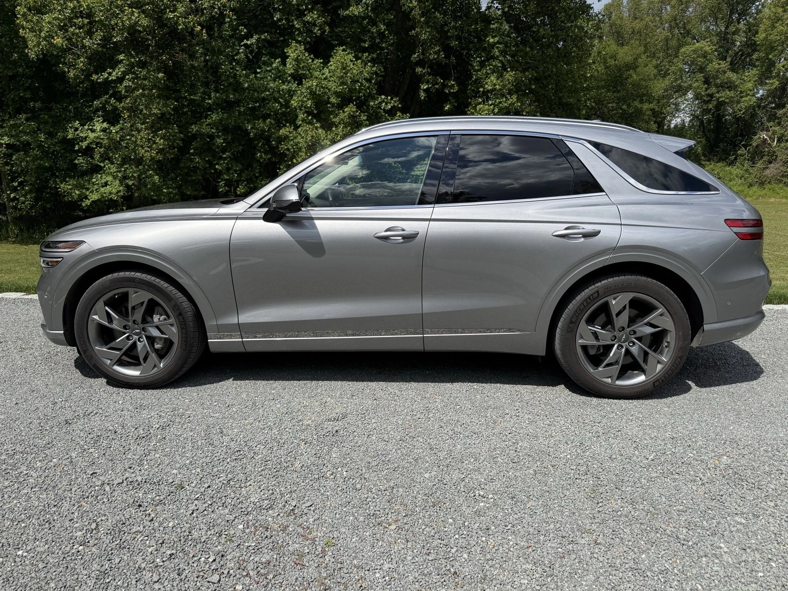 2023 Genesis Electrified GV70