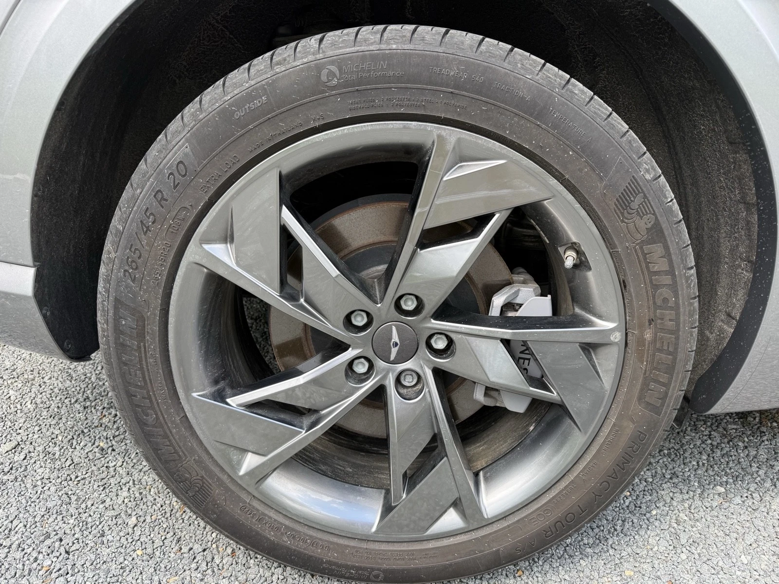 2023 Genesis Electrified GV70