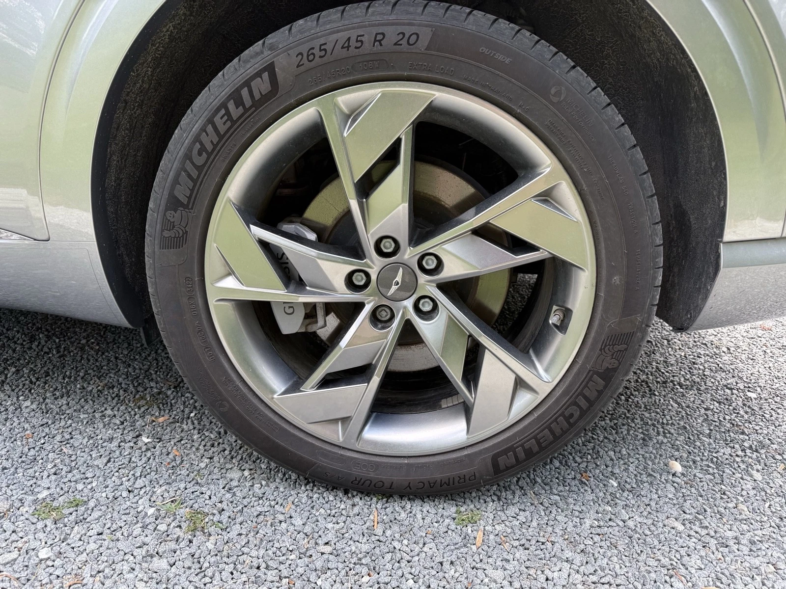 2023 Genesis Electrified GV70