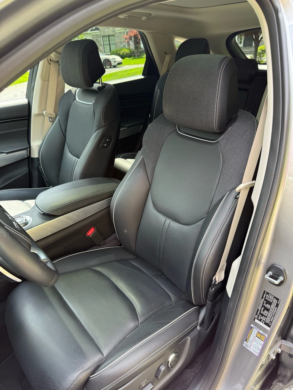 2023 Genesis Electrified GV70