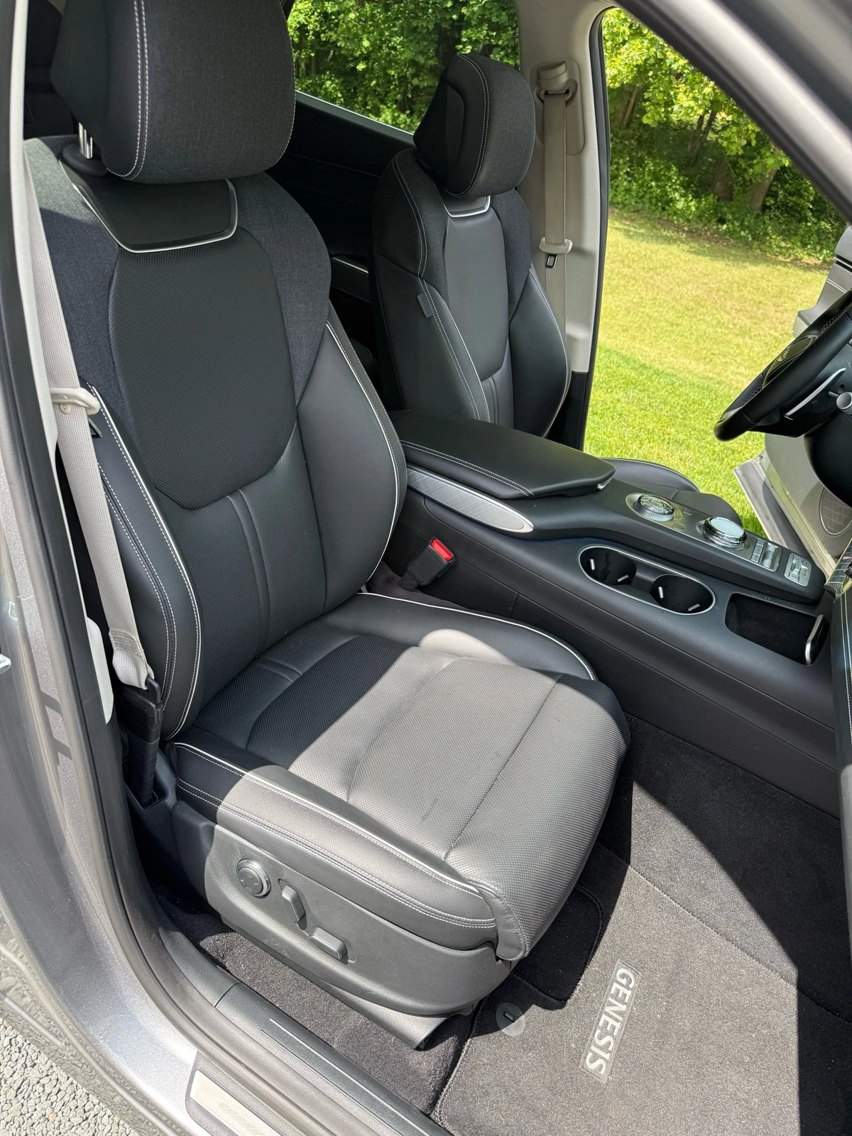2023 Genesis Electrified GV70