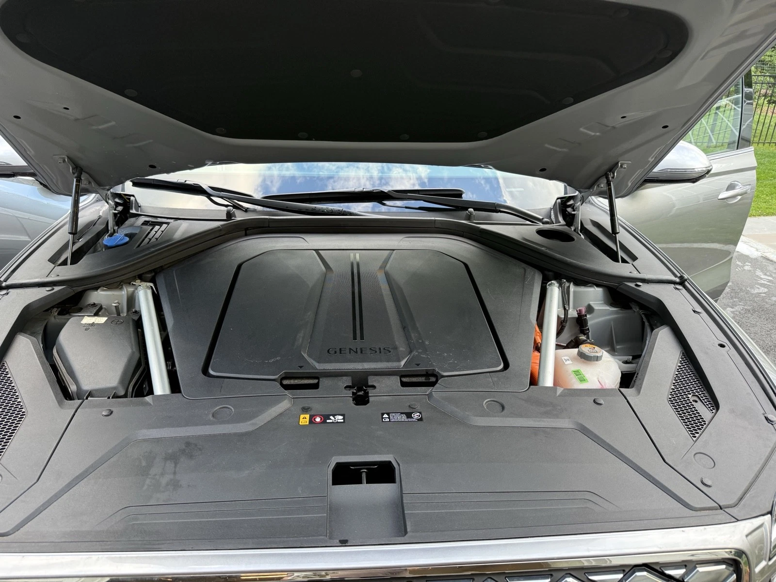 2023 Genesis Electrified GV70