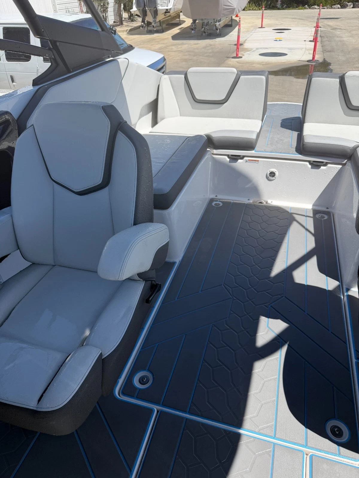 2023 Yamaha AR250 Jet Boat